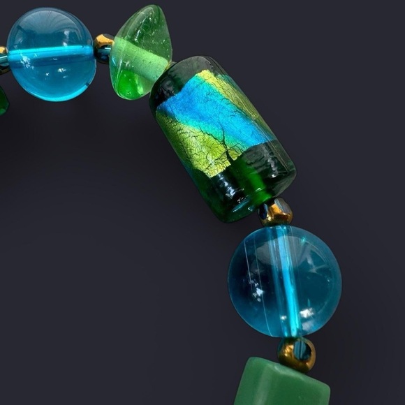 Blue Green Chunky Glass Bead Bracelet - Picture 5 of 6